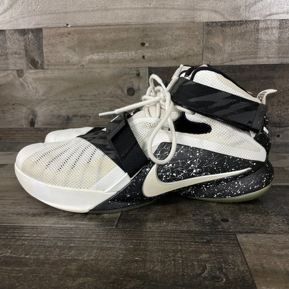 Nike Lebron Soldier 9 Premium Basketball Shoes - Picture 3 of 12